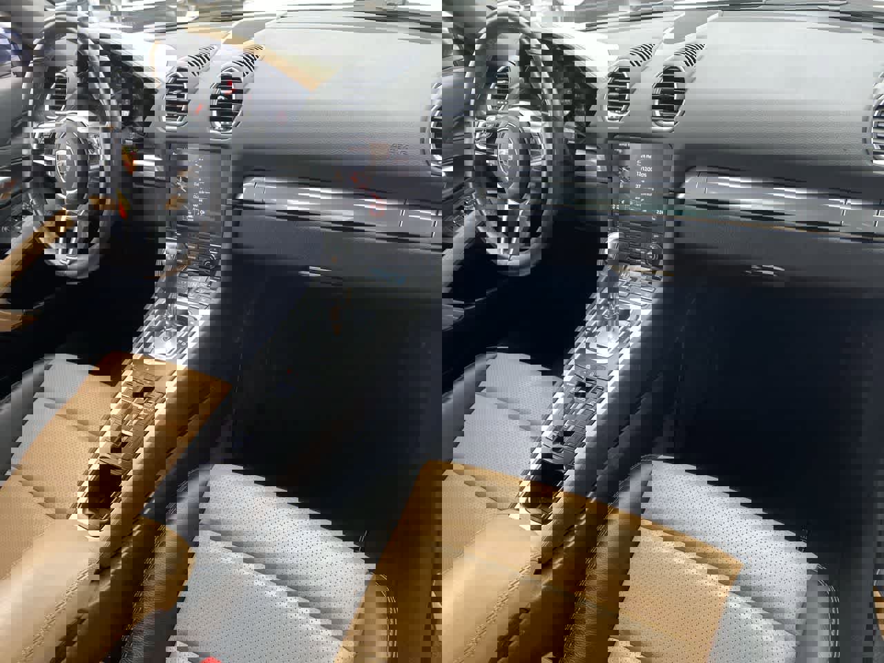 Used 2017 Porsche 718 Boxster image 22