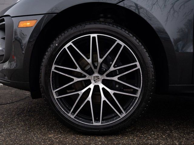 New 2026 Porsche Macan image 12