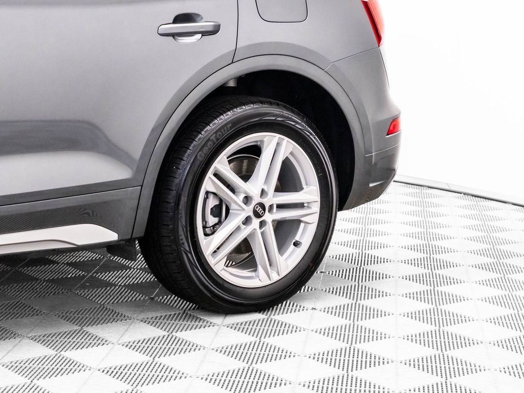 Used 2024 Audi Q5 e Premium Plus w/ Premium Plus Package image 35