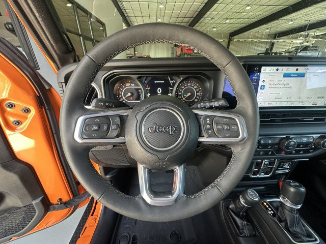 Used 2025 Jeep Wrangler Unlimited Sahara AWD/4WD image 21
