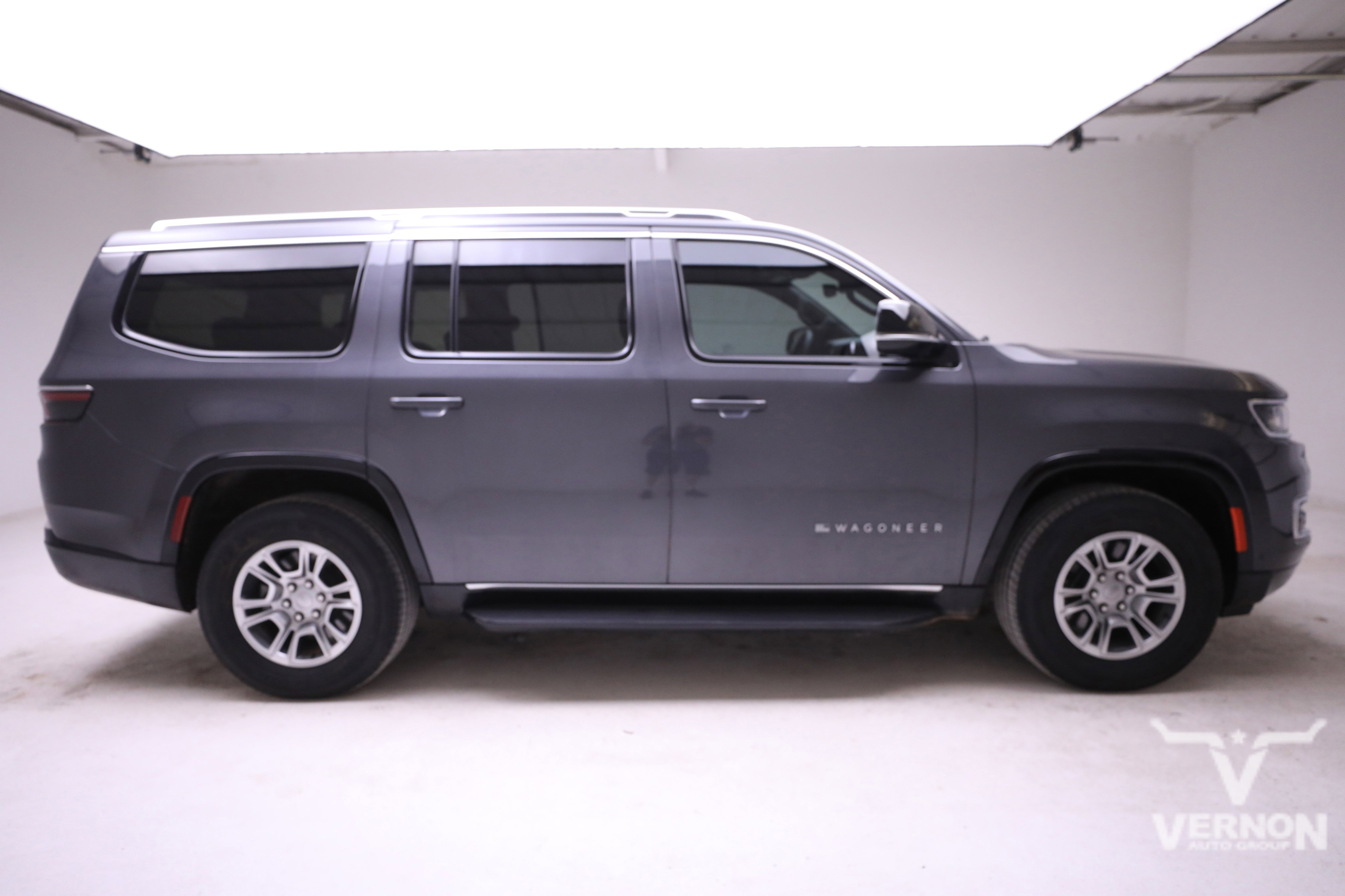 Used 2024 Jeep Wagoneer 4WD w/ HD Trailer Tow Package image 6