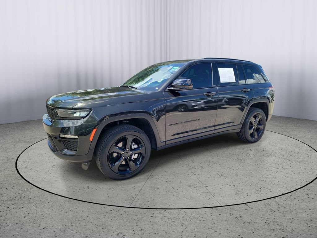 Used 2024 Jeep Grand Cherokee Limited w/ Black Appearance Package image 8