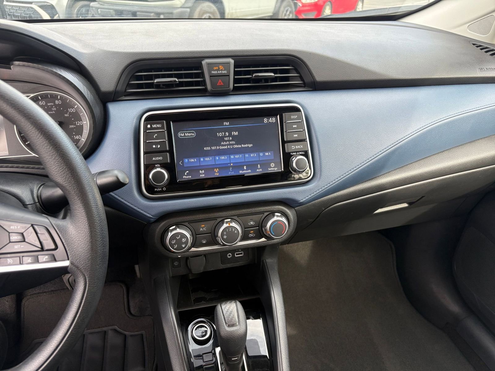 Used 2025 Nissan Versa SV w/ Trunk Package image 17