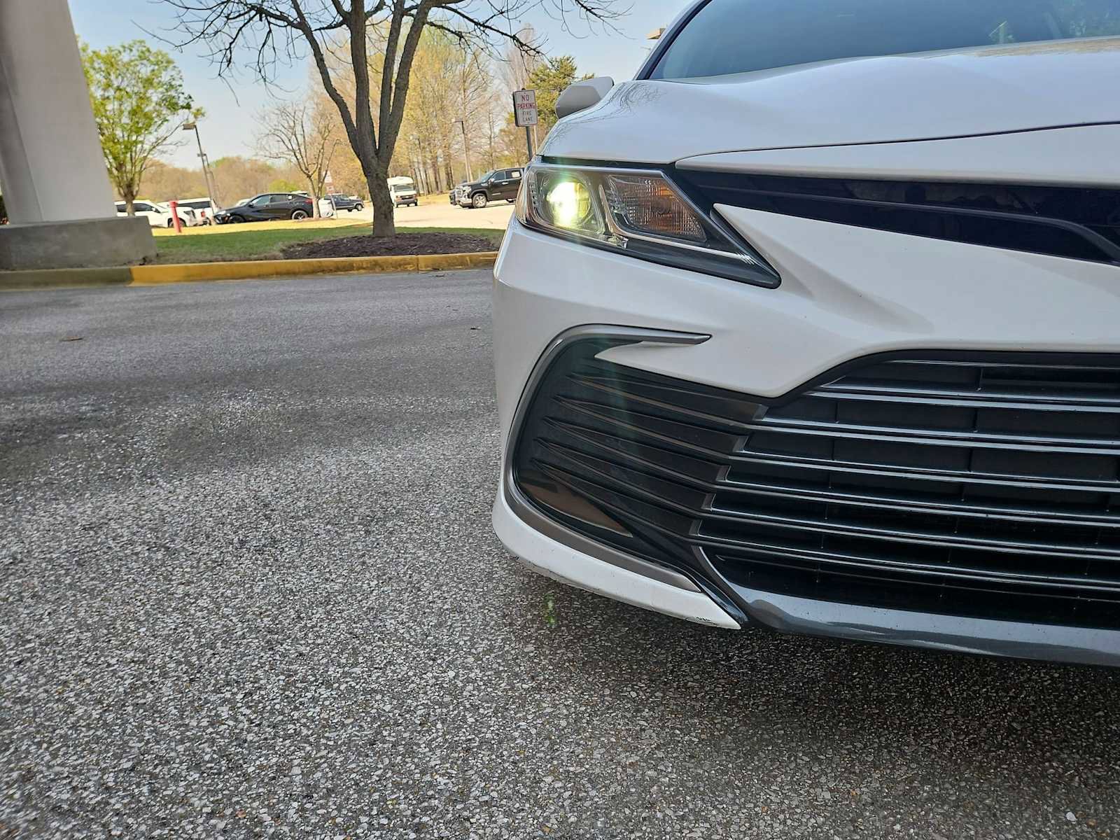 Used 2022 Toyota Camry LE image 11