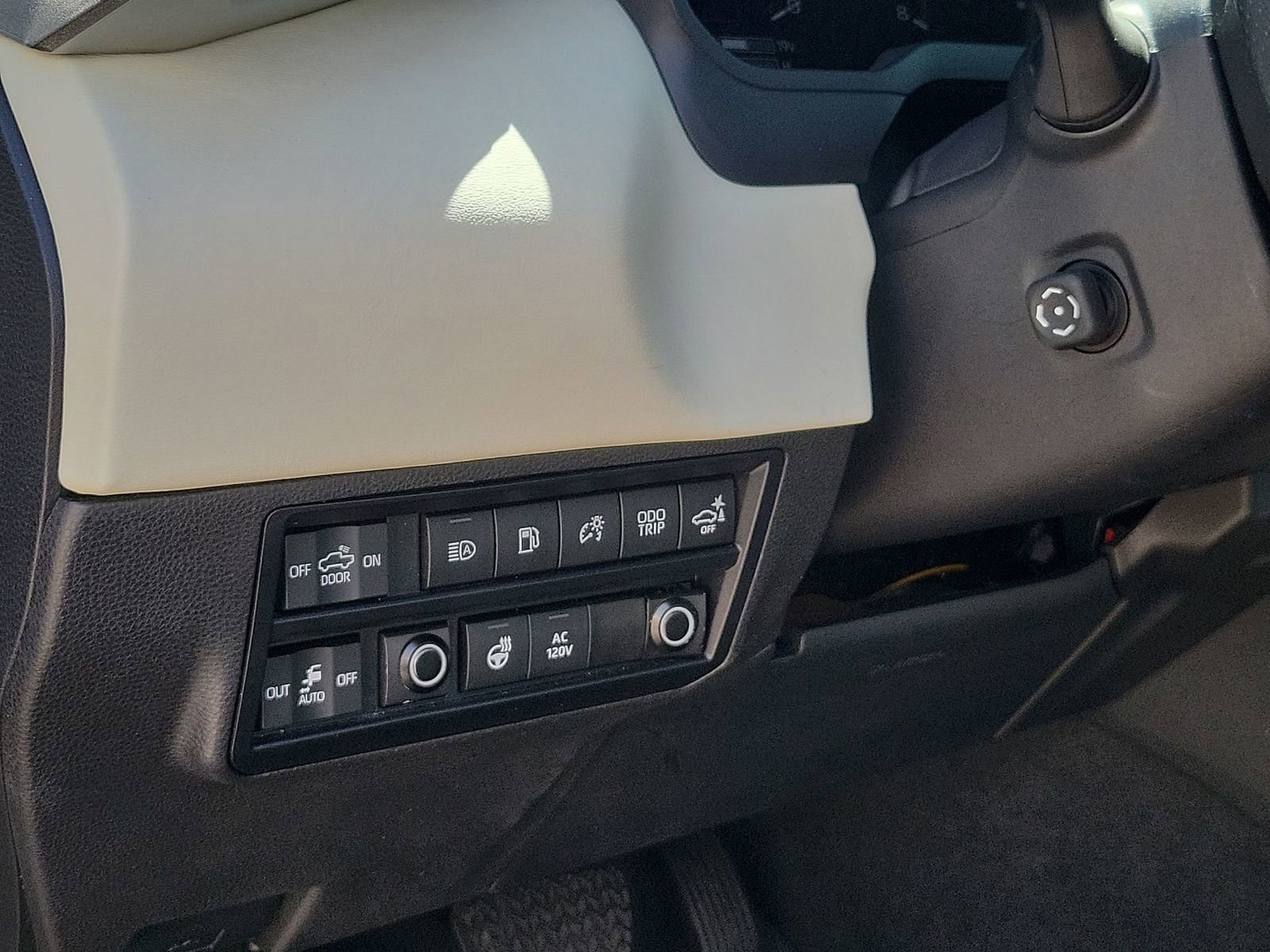 Used 2023 Toyota Tundra Capstone AWD/4WD image 18