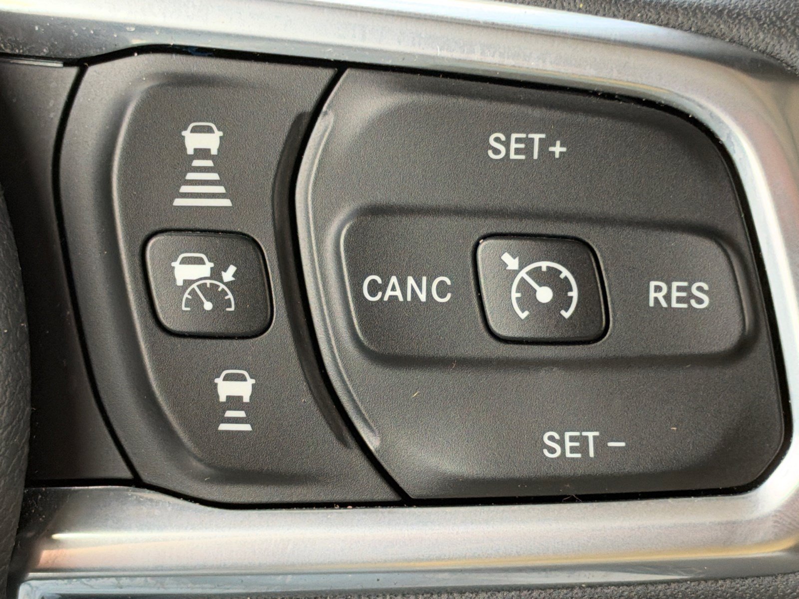 Used 2026 Jeep Wrangler Unlimited Sahara AWD/4WD image 27