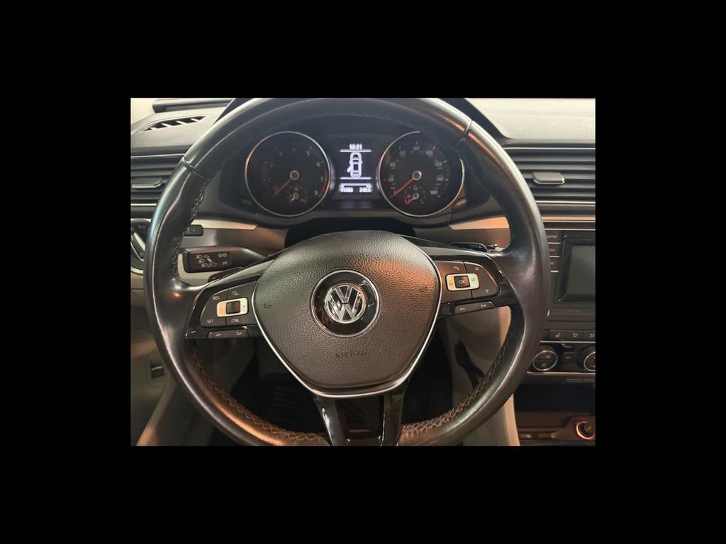 Used 2016 Volkswagen Passat 1.8T R-Line FWD image 14