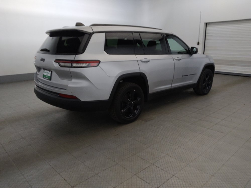 Used 2023 Jeep Grand Cherokee L Laredo AWD/4WD image 10
