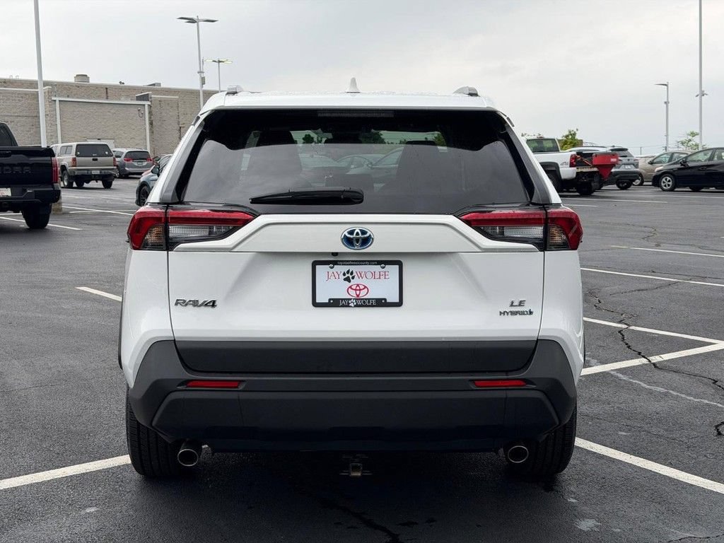 Certified 2024 Toyota RAV4 LE AWD/4WD image 4