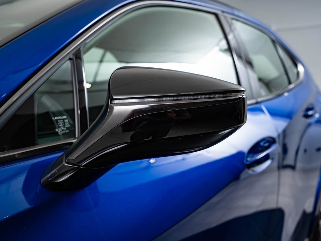New 2026 Lexus UX 300h AWD image 17
