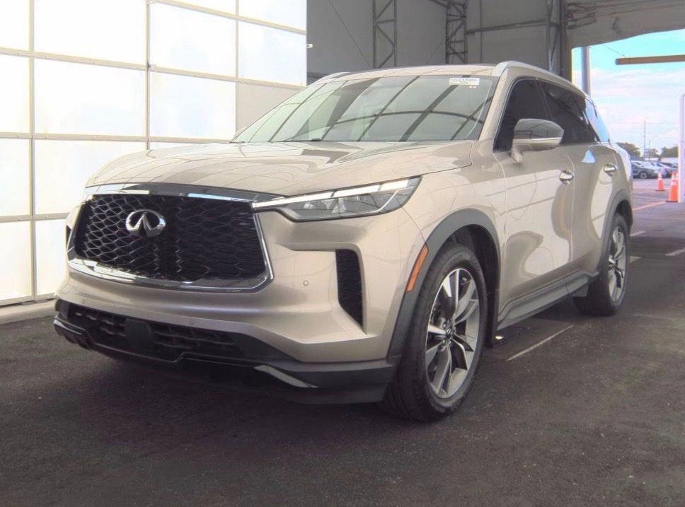 Used 2023 INFINITI QX60 Luxe w/ Performance Audio Package image 1