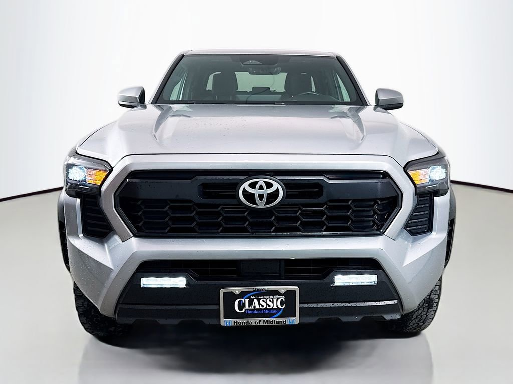 Used 2024 Toyota Tacoma TRD Off-Road image 2