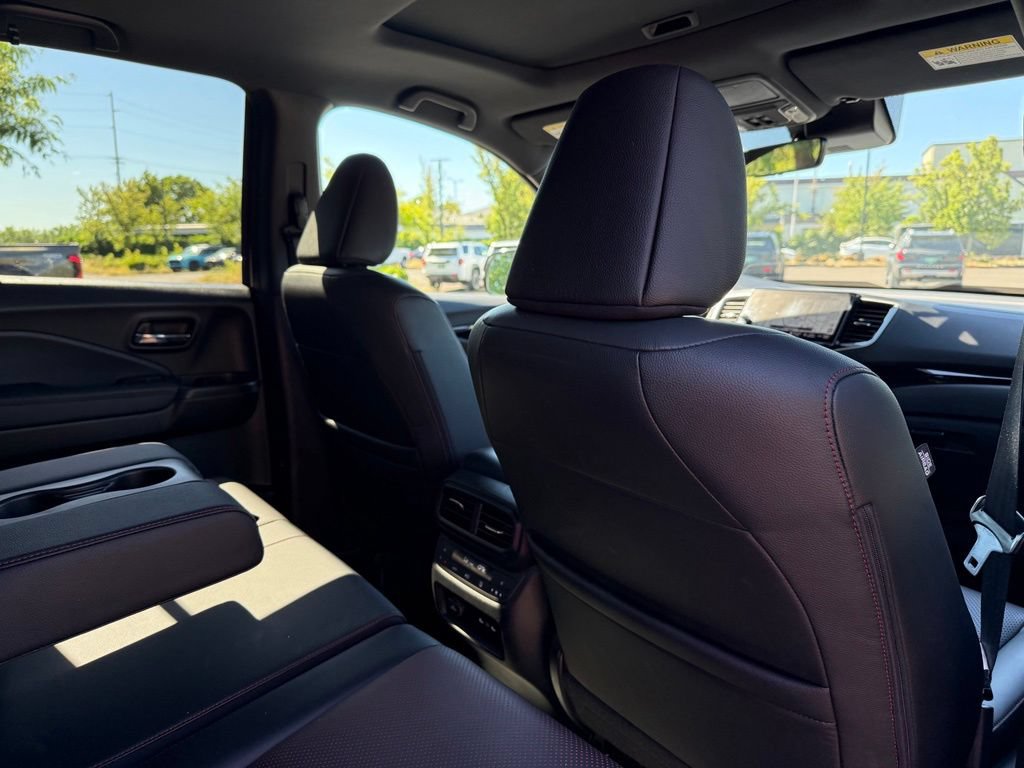 Used 2025 Honda Ridgeline Black Edition image 19