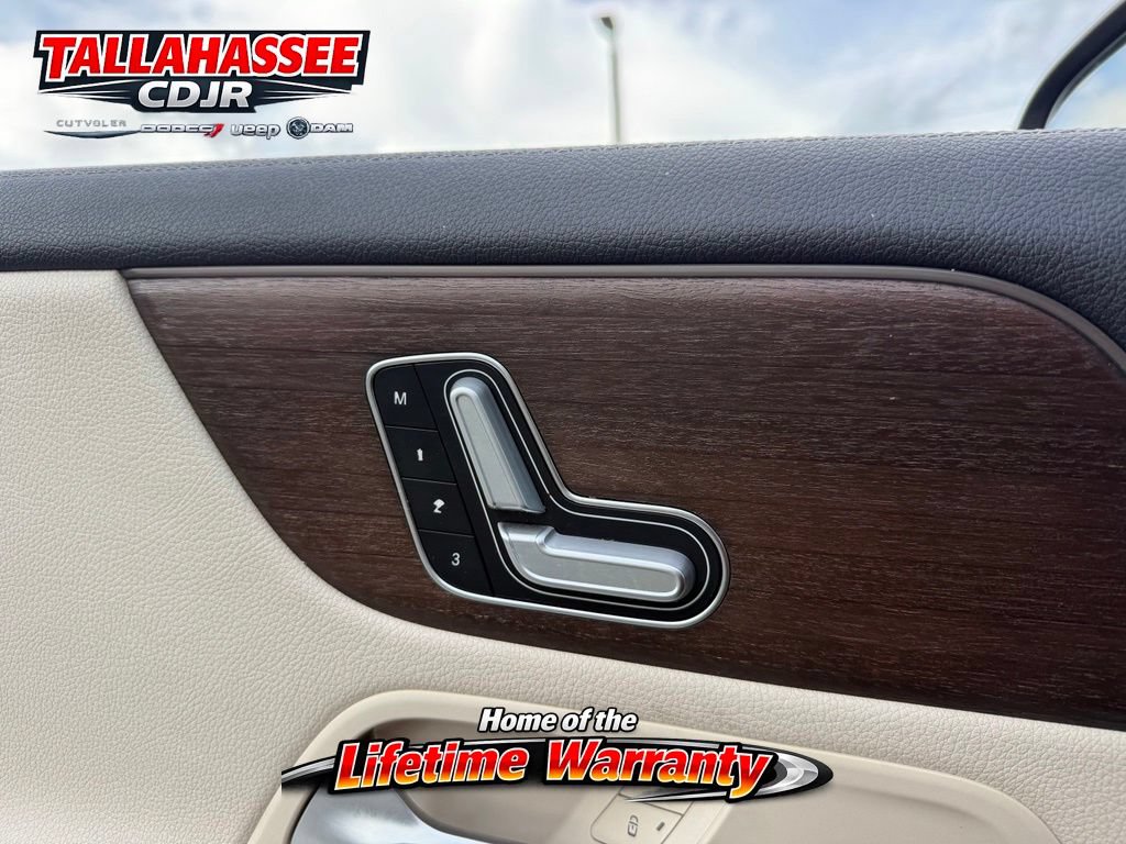 Used 2021 Mercedes-Benz GLA 250 w/ Premium Package image 16