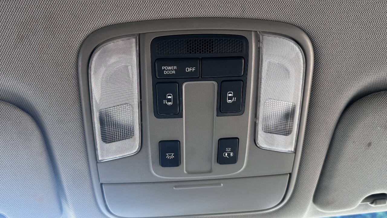 Used 2016 Kia Sedona LX w/ Option Group 020 FWD image 21