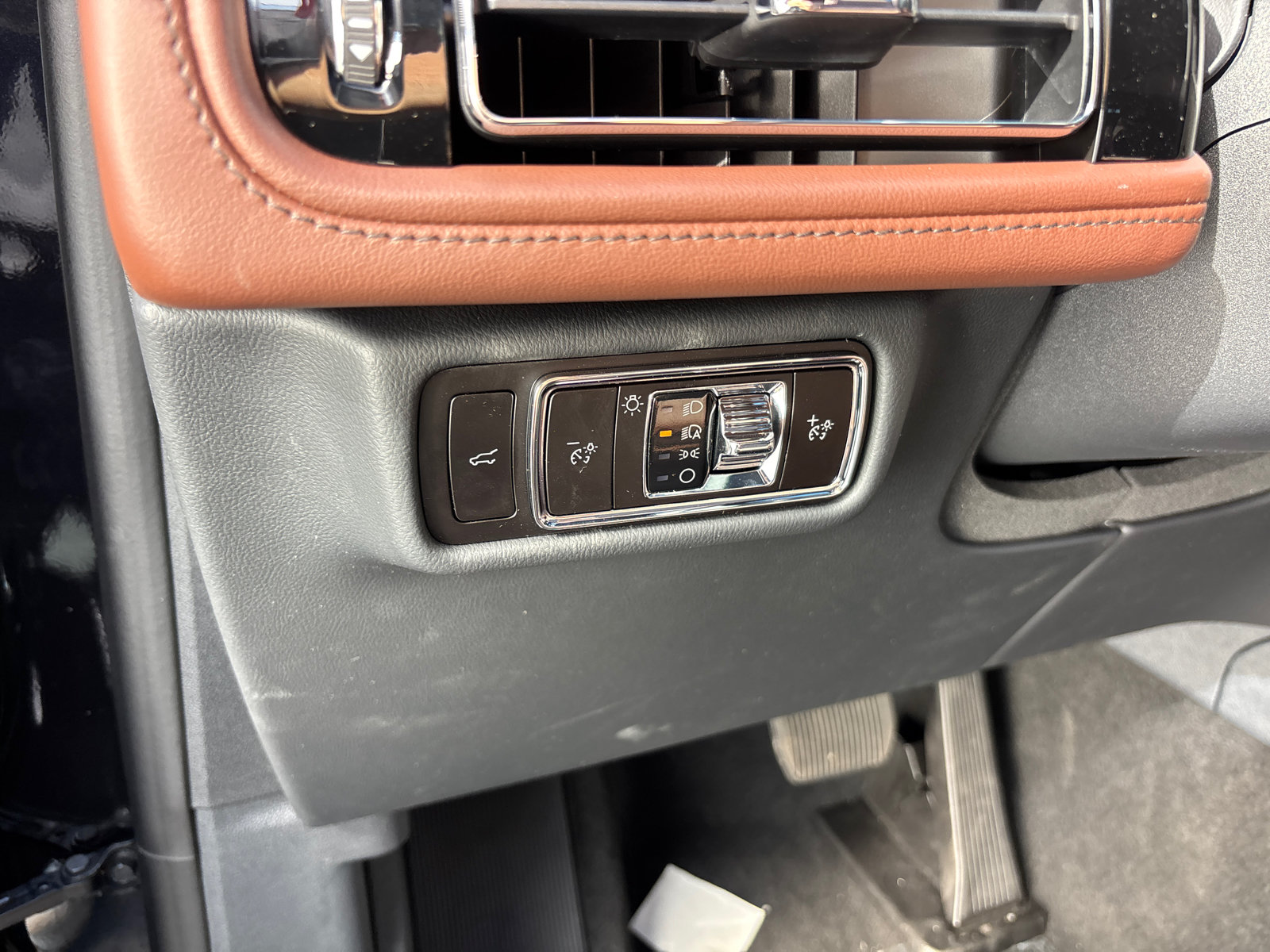 New 2027 Lincoln Aviator Reserve w/ Jet Appearance Package AWD/4WD image 14