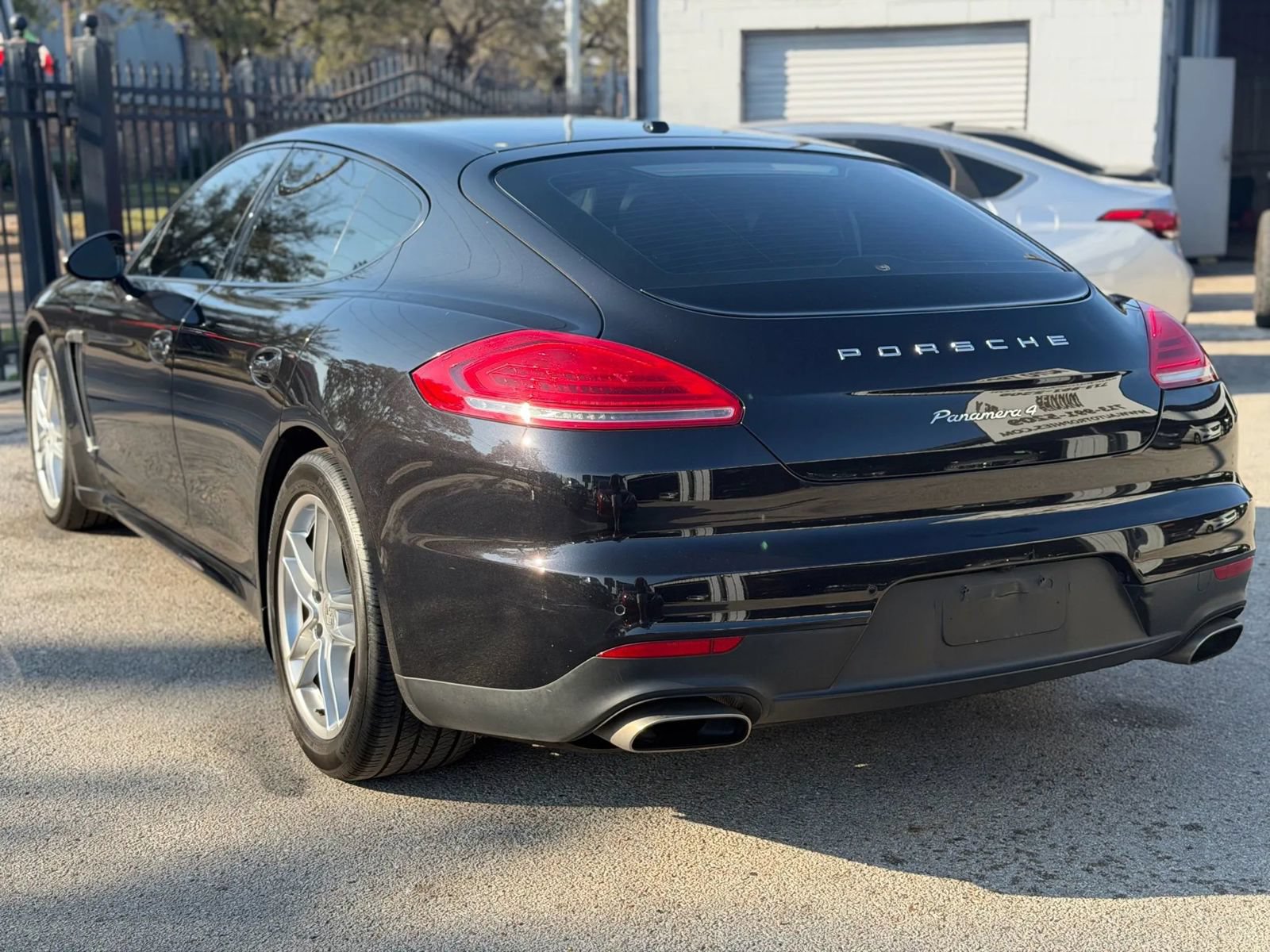 Used 2014 Porsche Panamera 4 w/ Premium Package AWD/4WD image 5