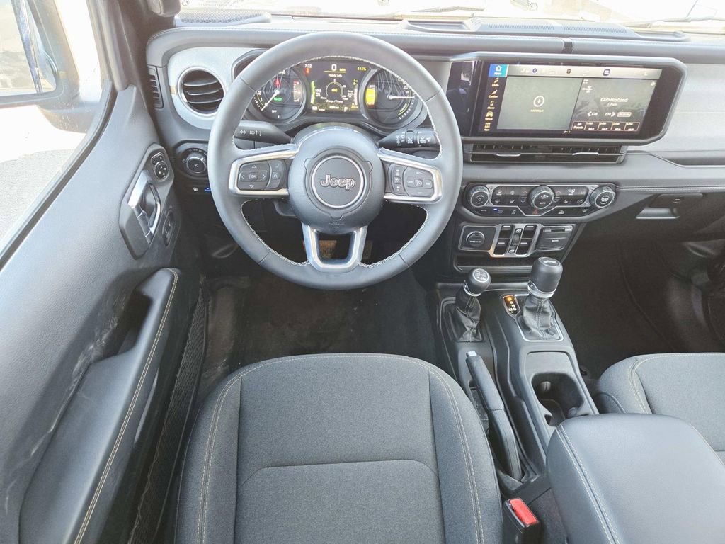 Used 2025 Jeep Wrangler Unlimited Sahara image 10