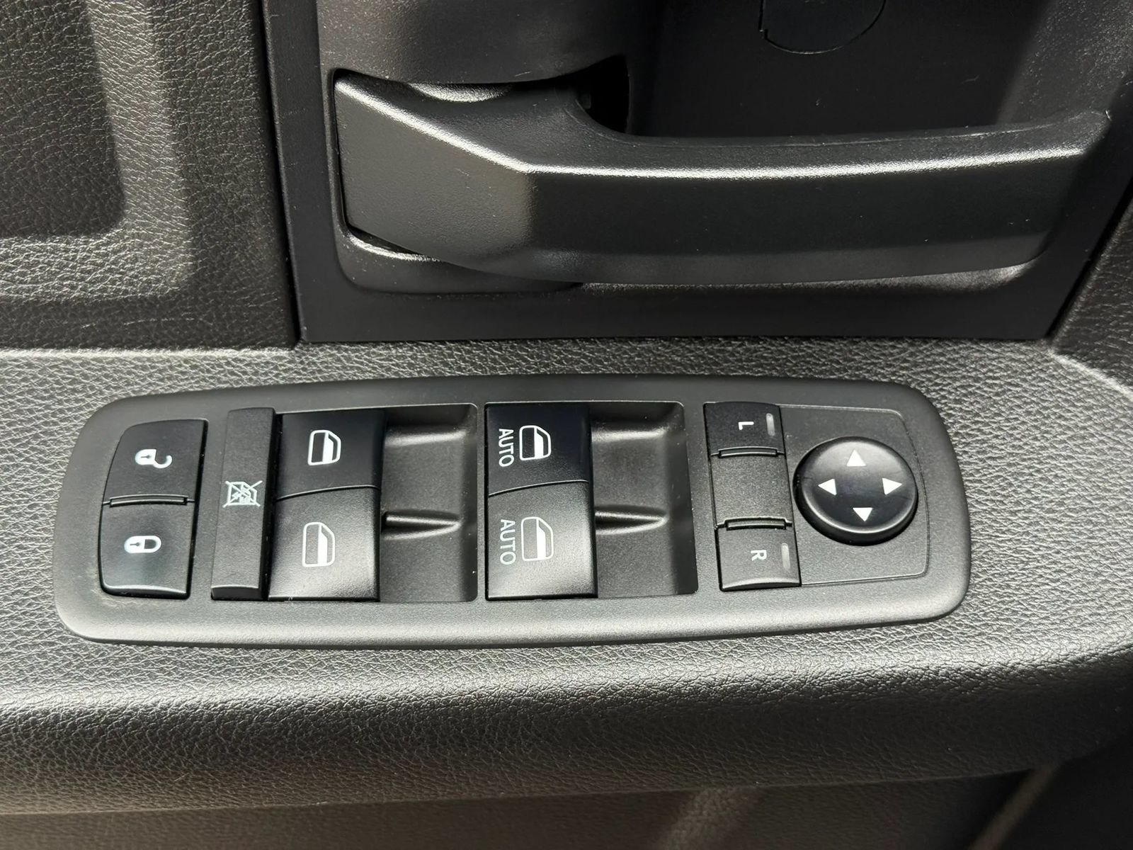 Used 2018 RAM 1500 Express w/ Express Value Package RWD image 14