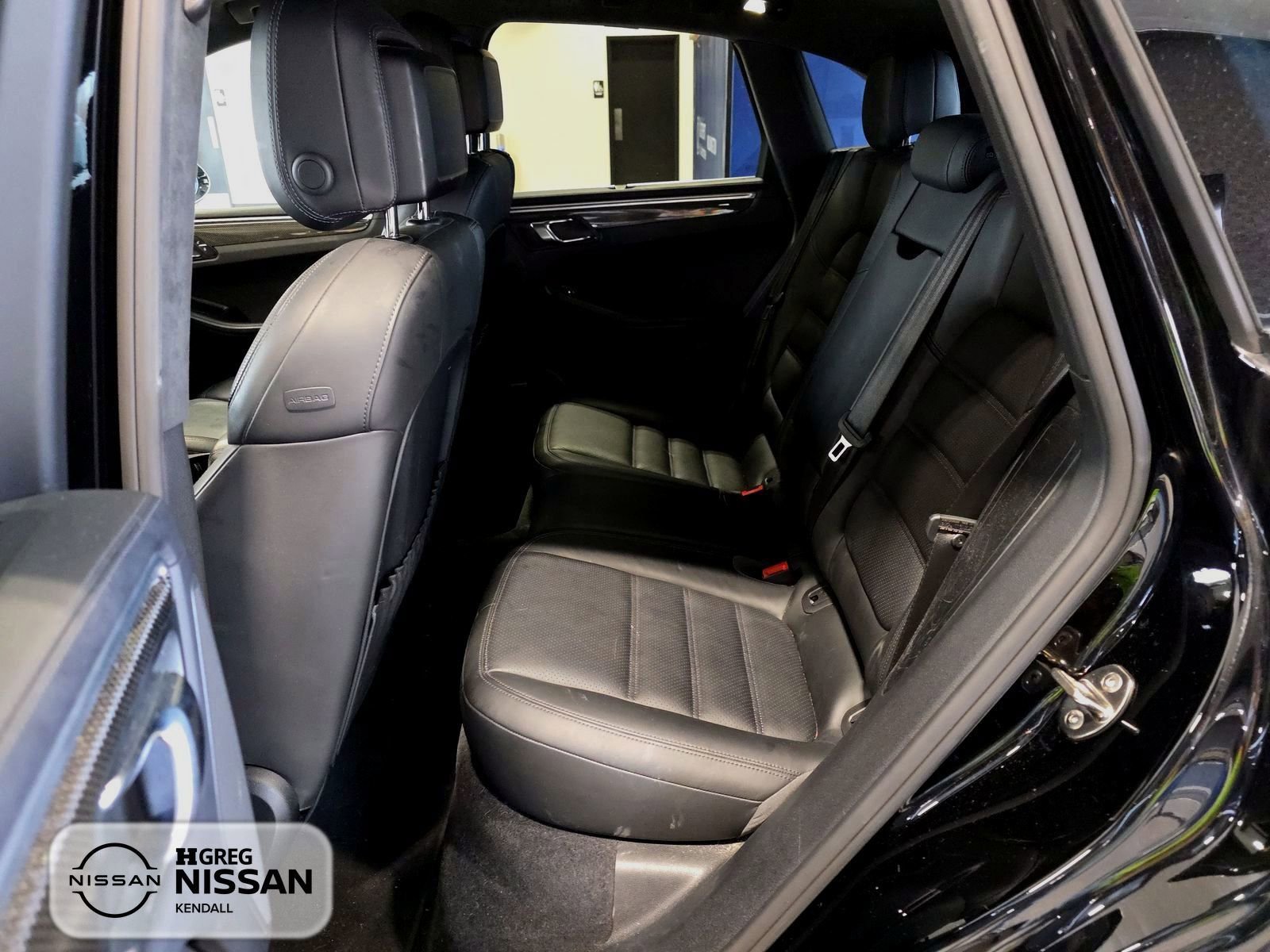 Used 2017 Porsche Macan Turbo image 14