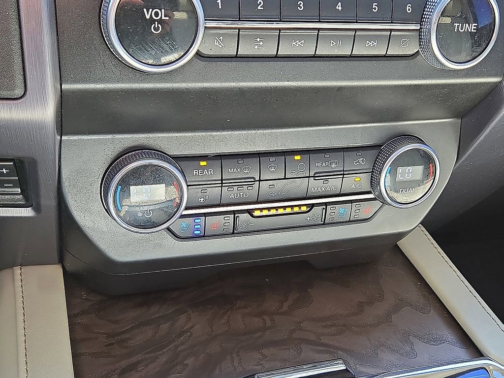 Used 2021 Ford Expedition Platinum image 30