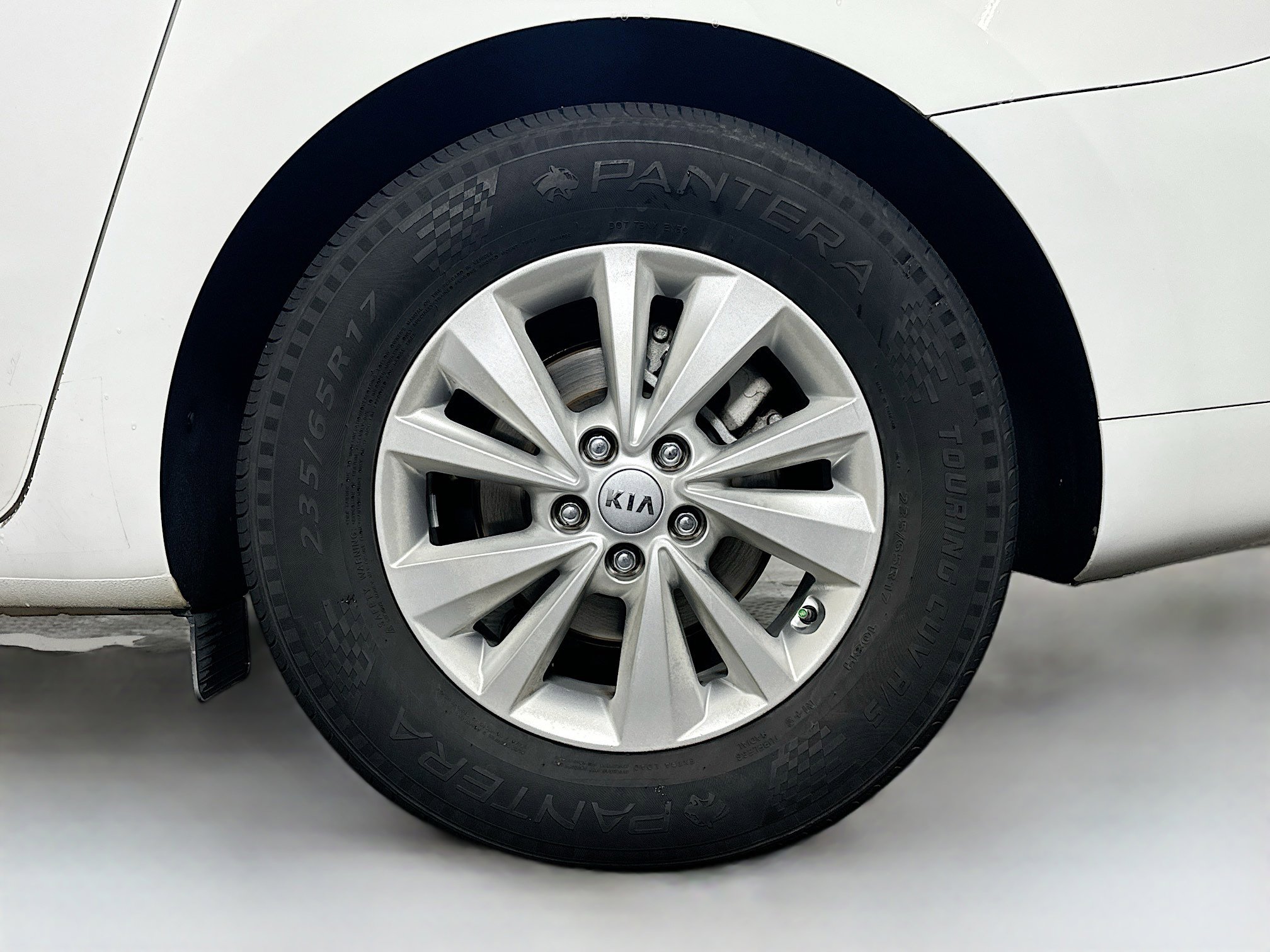 Used 2016 Kia Sedona LX w/ LX Convenience Package image 11