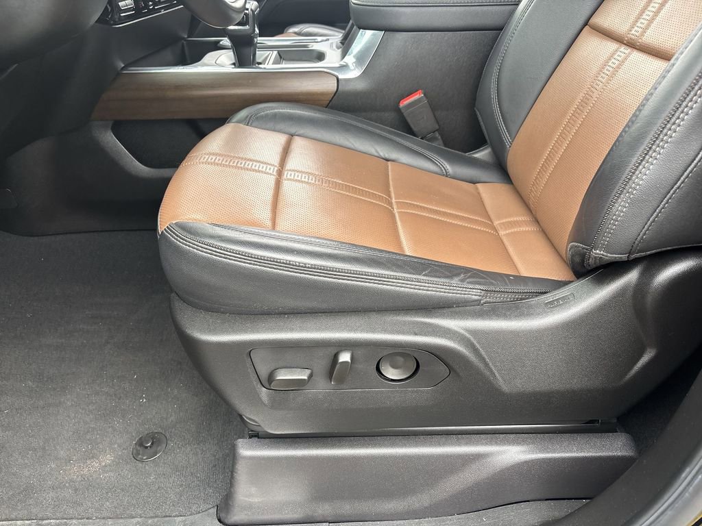 Used 2024 Chevrolet Silverado 1500 High Country w/ Technology Package image 19