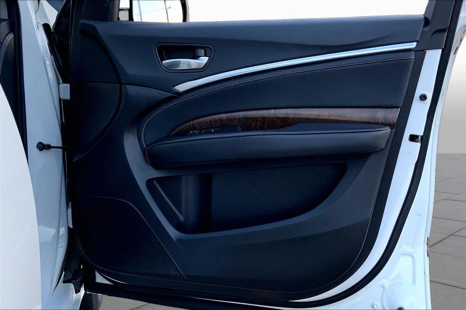 Used 2020 Acura MDX w/ Advance Package FWD image 22