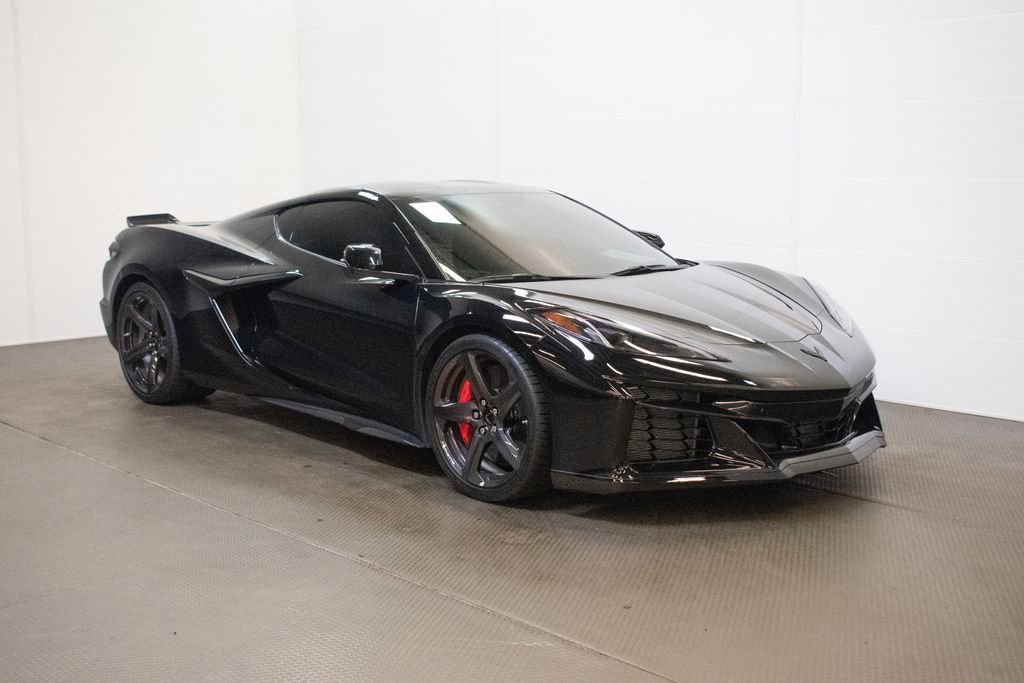 Used 2023 Chevrolet Corvette Z06 w/ Engine Appearance Package image 1