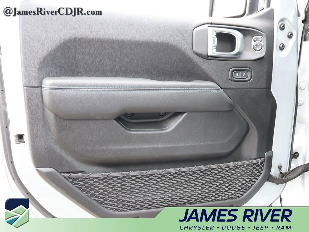 Used 2023 Jeep Wrangler Unlimited Rubicon 4xe w/ Cold Weather Group AWD/4WD image 20