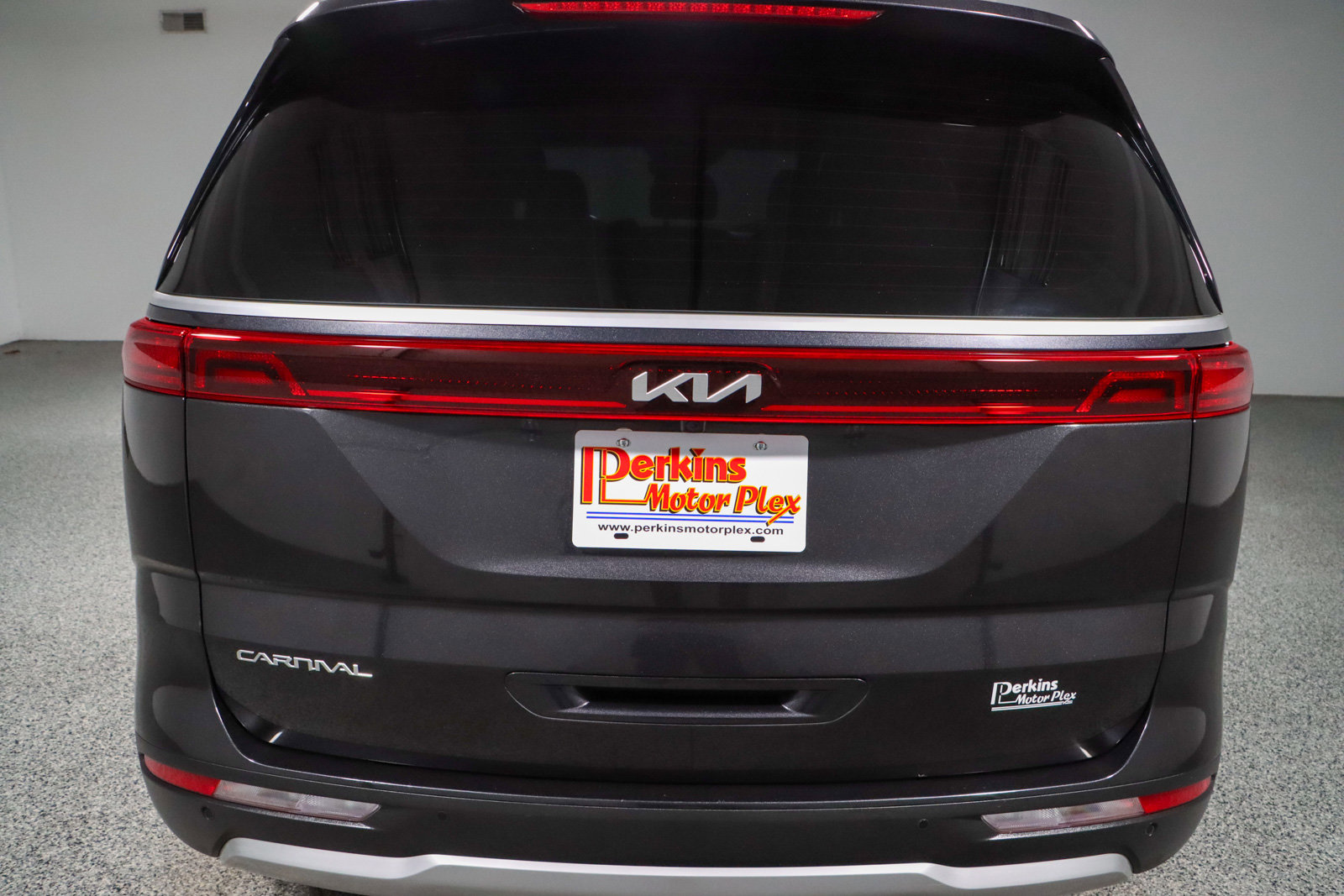 Used 2024 Kia Carnival LX image 8