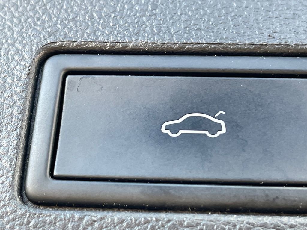 Used 2021 Volkswagen Atlas SE image 19