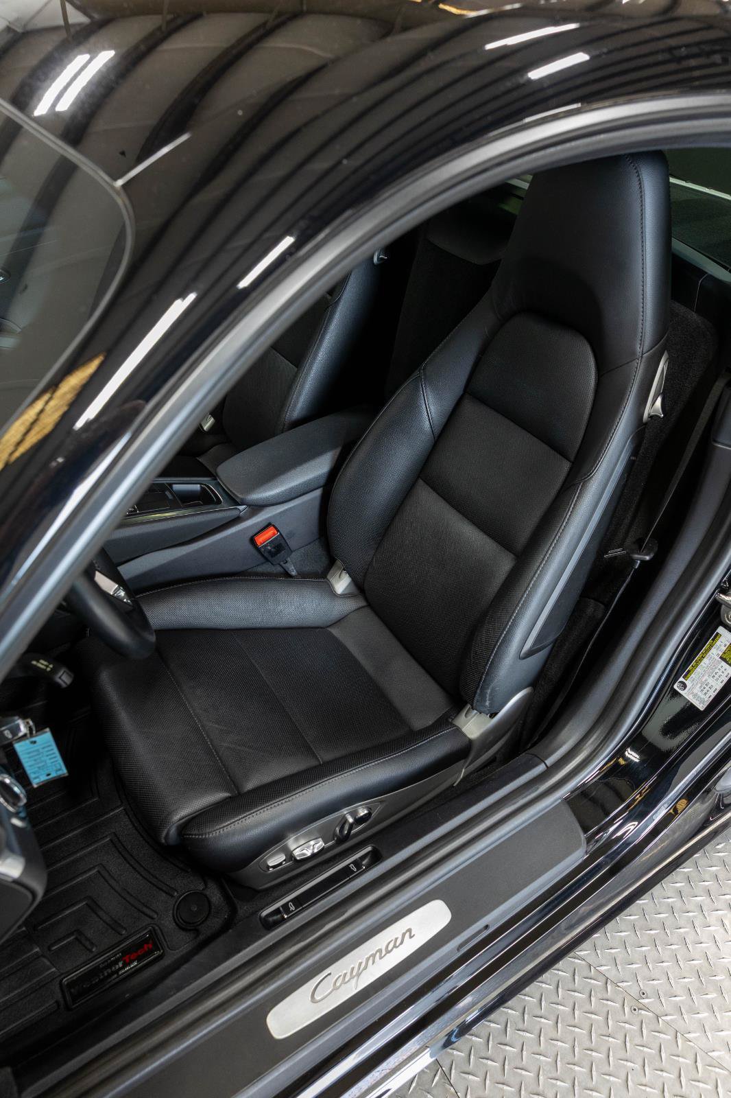 Used 2018 Porsche 718 Cayman RWD image 76