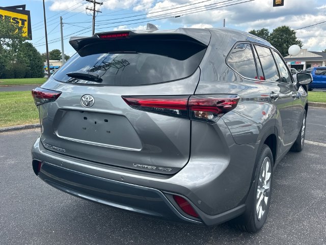 Used 2026 Toyota Highlander Limited AWD/4WD image 3