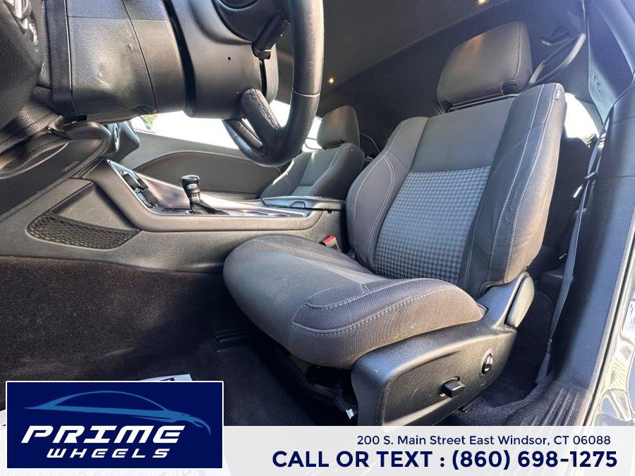 Used 2017 Dodge Challenger SXT RWD image 10