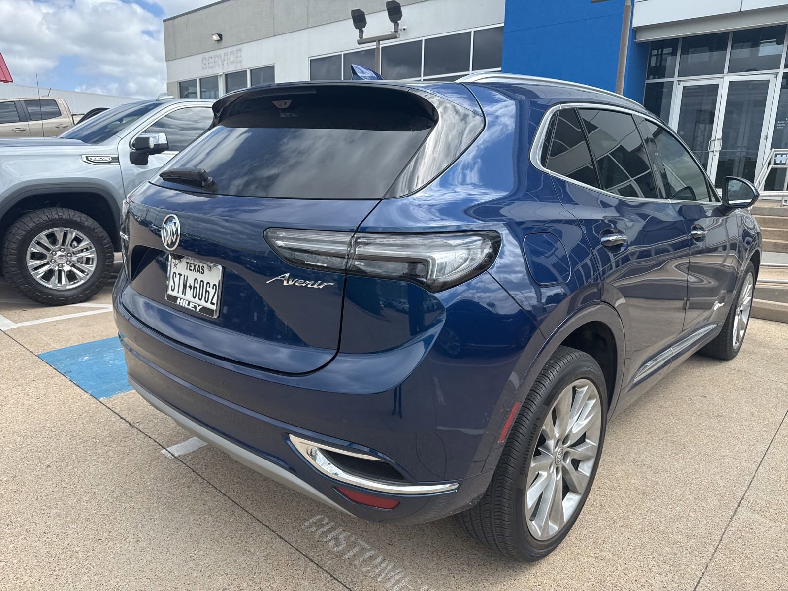 Used 2023 Buick Envision Avenir image 5