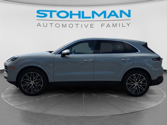 Used 2024 Porsche Cayenne AWD/4WD image 8
