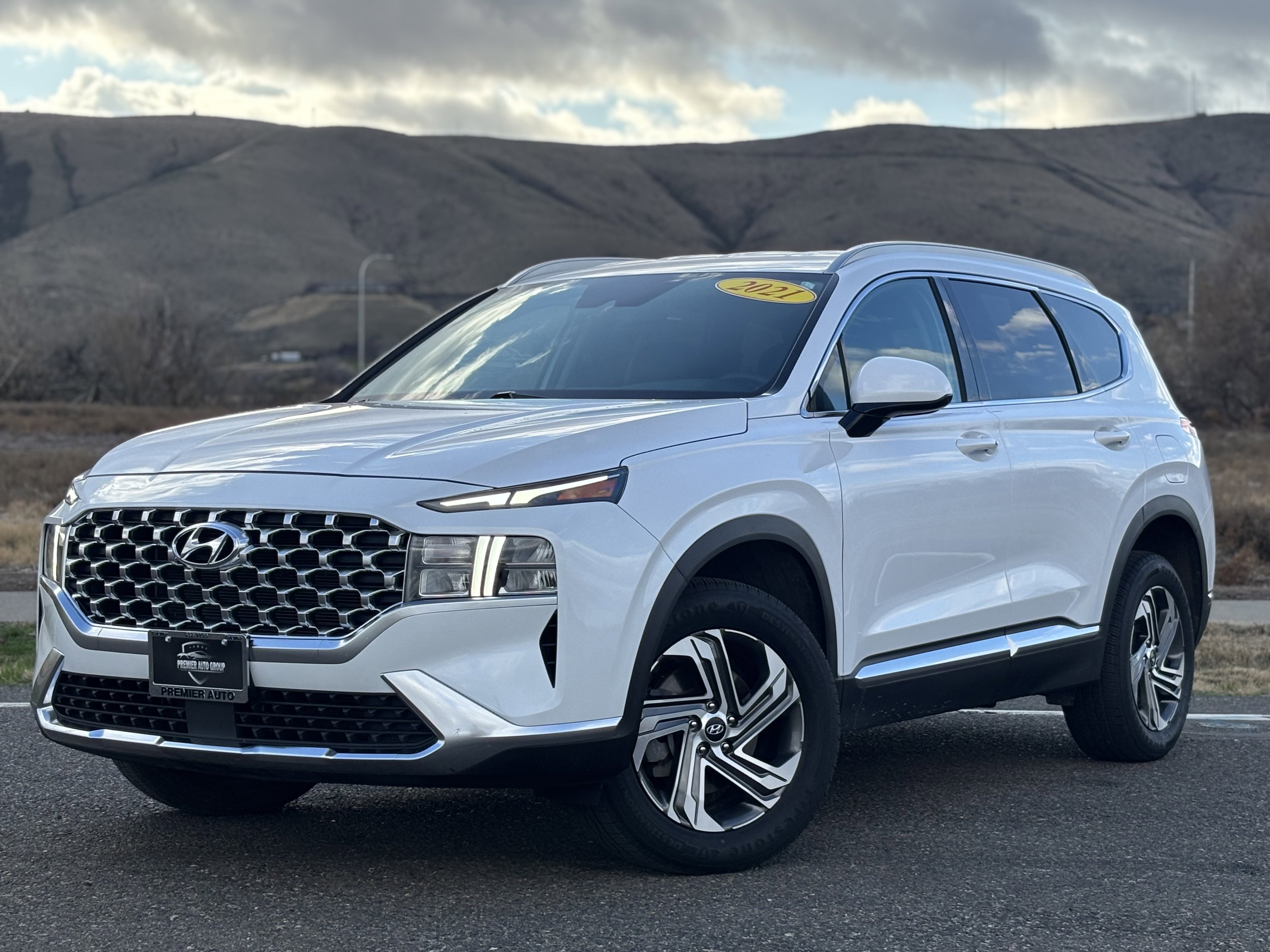 Used 2021 Hyundai Santa Fe SEL image 1