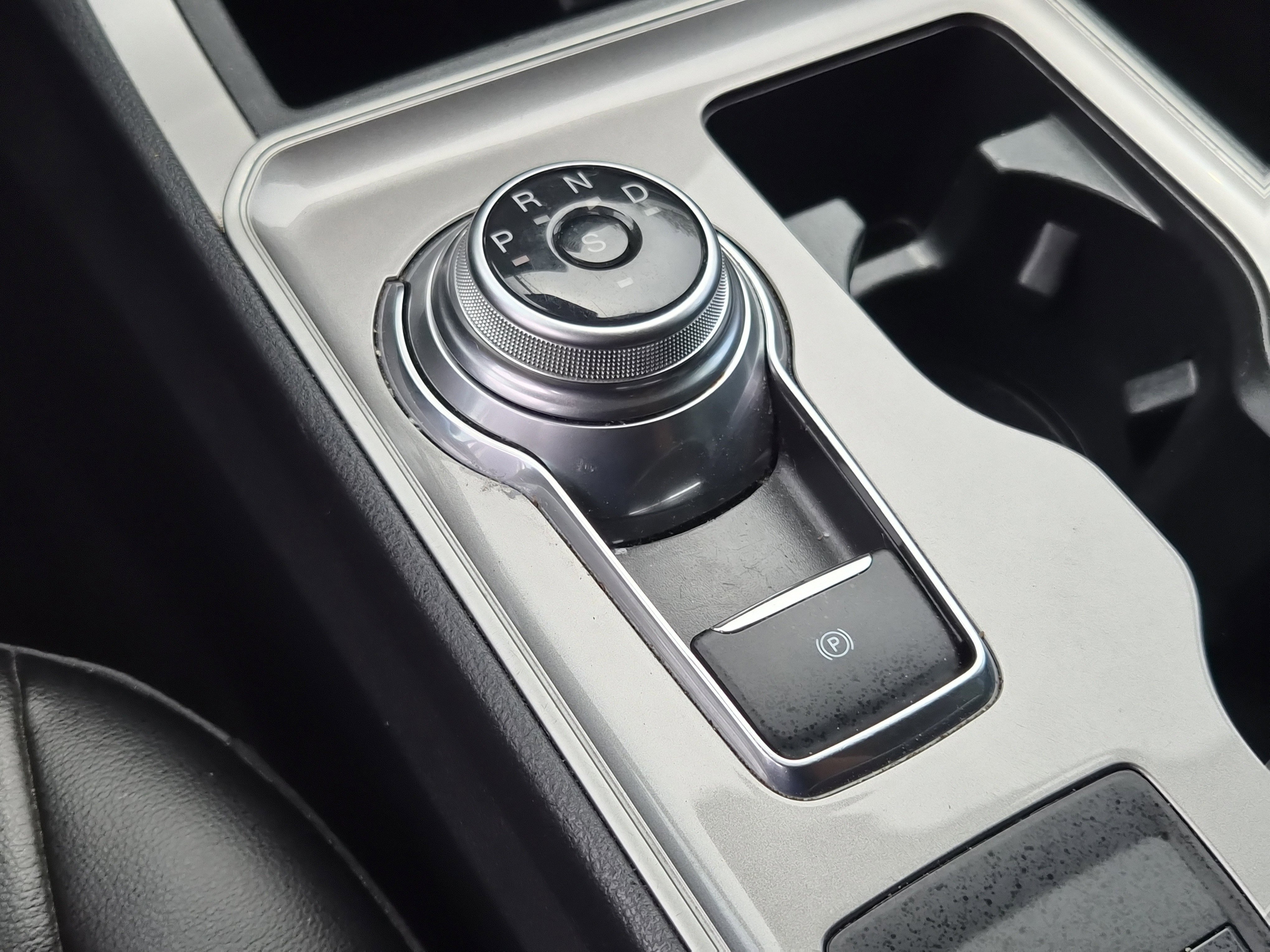 Used 2023 Ford Edge SEL image 32