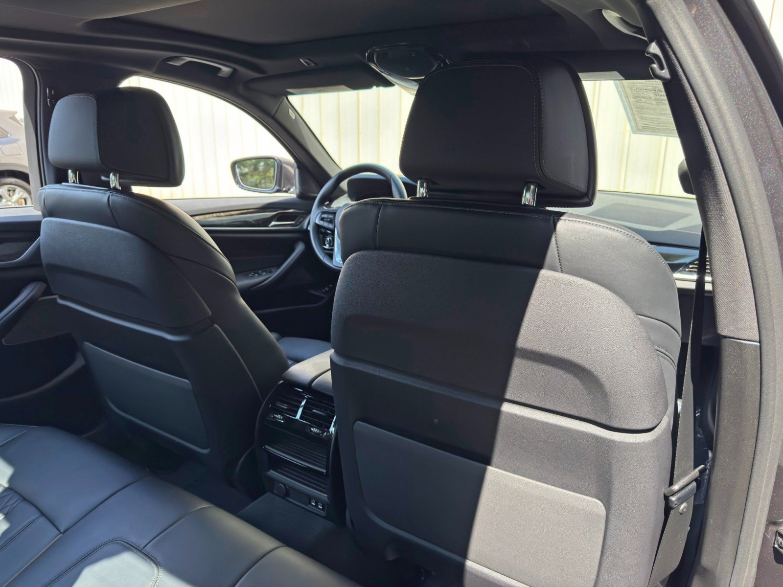 Used 2022 BMW 530e w/ Premium Package RWD image 38