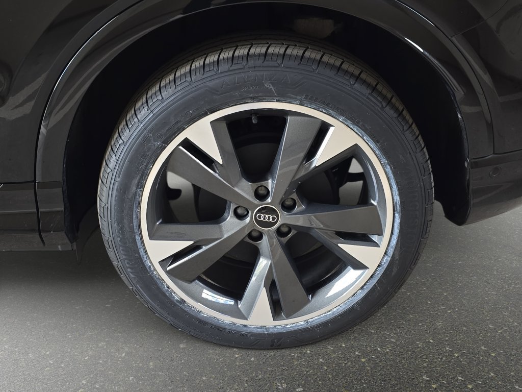 Certified 2024 Audi Q4 e-tron Premium Plus AWD/4WD image 33