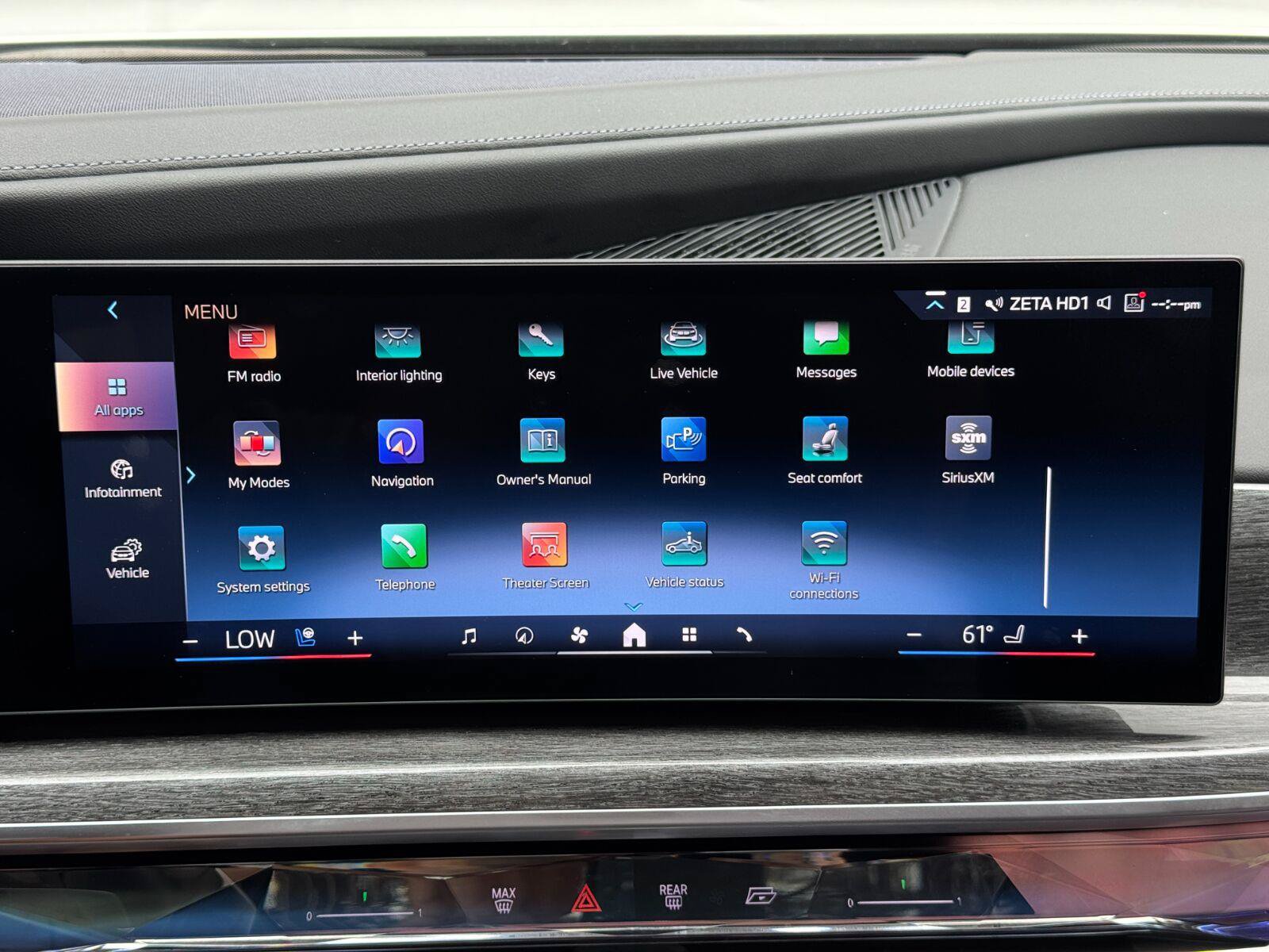 Used 2023 BMW i7 xDrive60 w/ Executive Package 2 AWD/4WD image 27