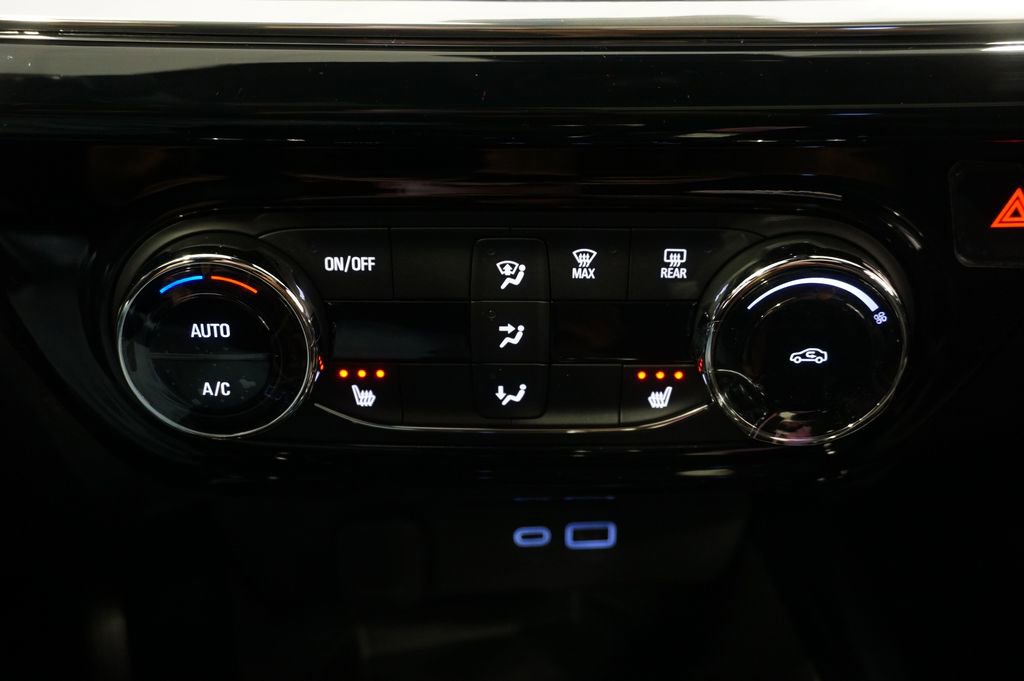 New 2026 Chevrolet Trax RS w/ Sunroof Package image 16