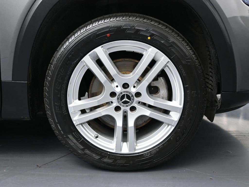 Used 2022 Mercedes-Benz GLB 250 w/ Premium Package Lite image 13