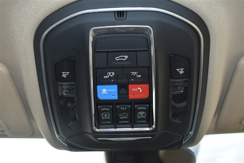 Used 2022 Jeep Grand Cherokee L Limited AWD/4WD image 28