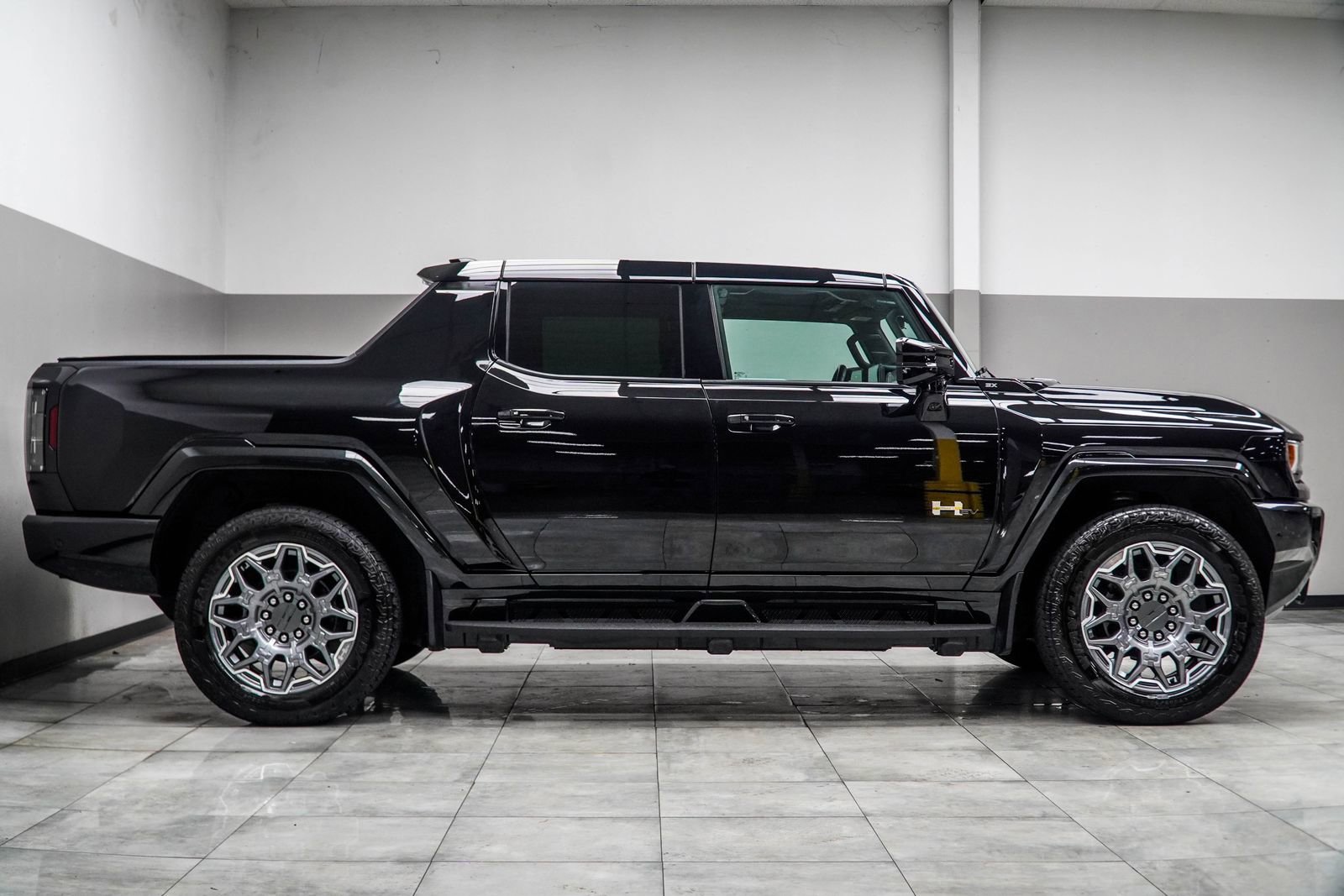 Used 2025 GMC Hummer EV 3X AWD/4WD image 8