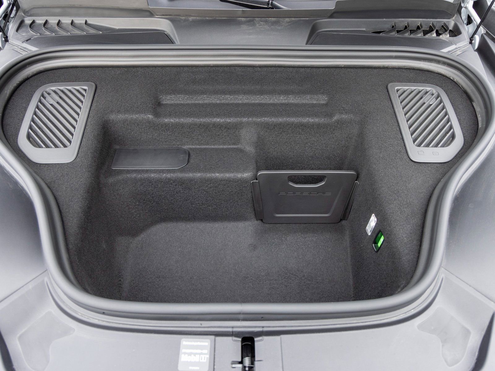 New 2025 Porsche Macan Electric image 59