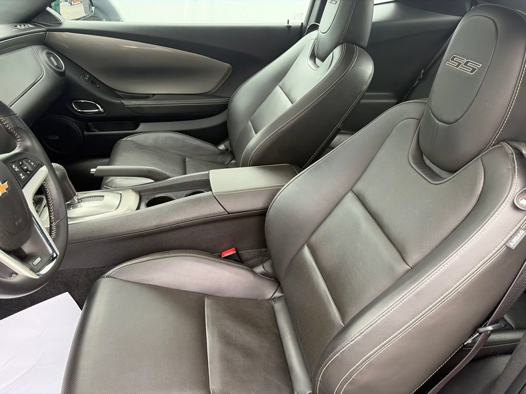 Used 2015 Chevrolet Camaro SS w/ Green Flash Special Edition RWD image 17