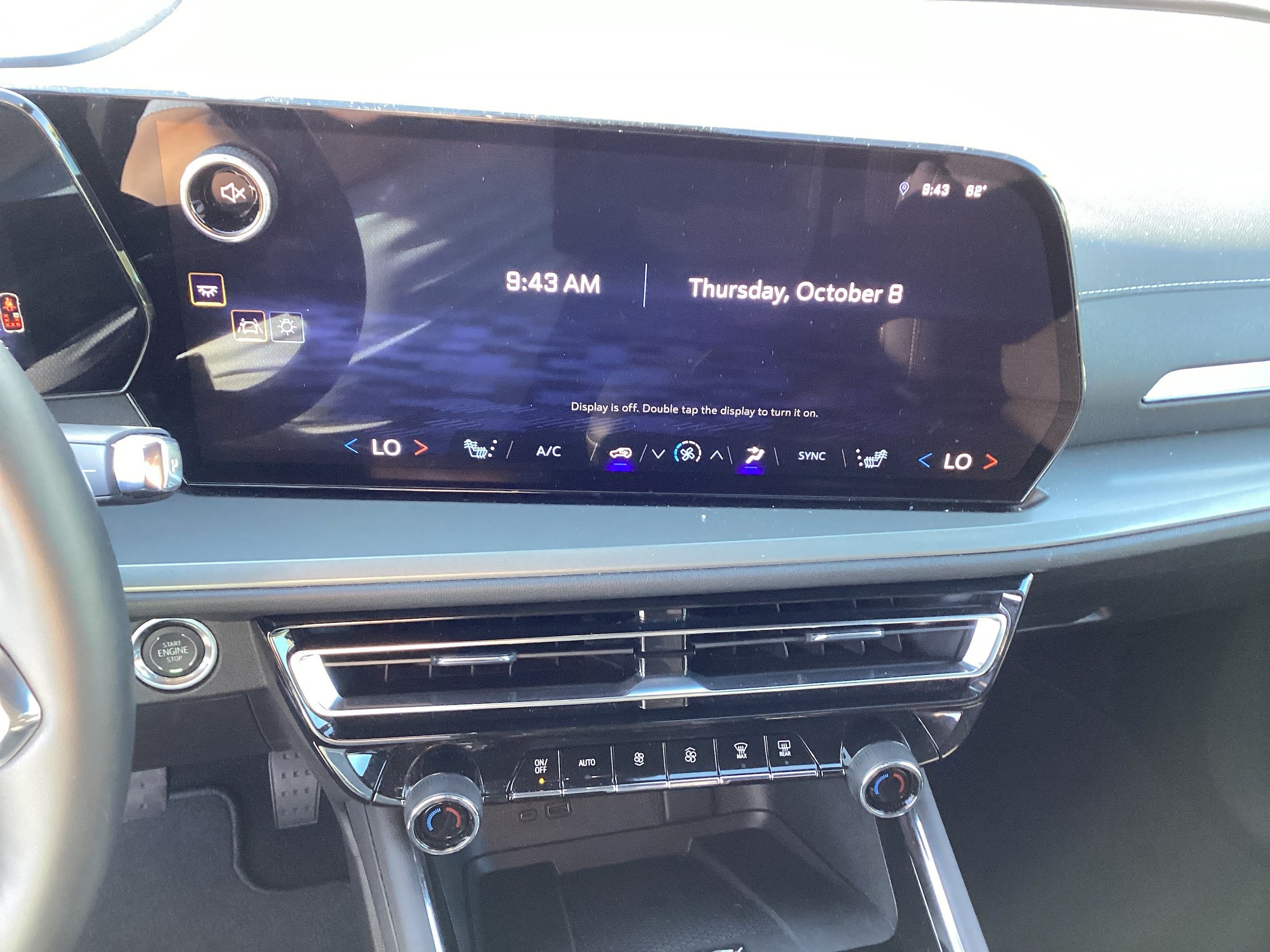Used 2026 Chevrolet Traverse LT FWD image 16