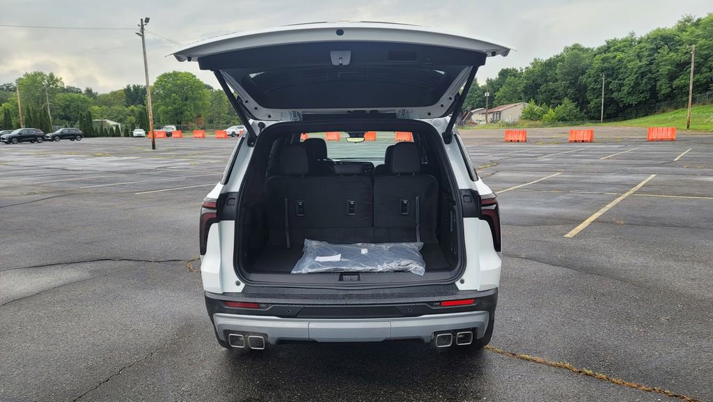 New 2026 Chevrolet Traverse LT w/ Driver Confidence Package image 11